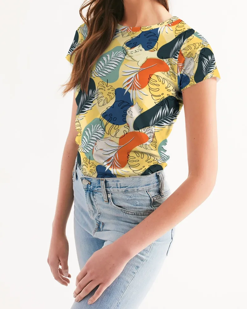 Cats under leafs Women's Tee