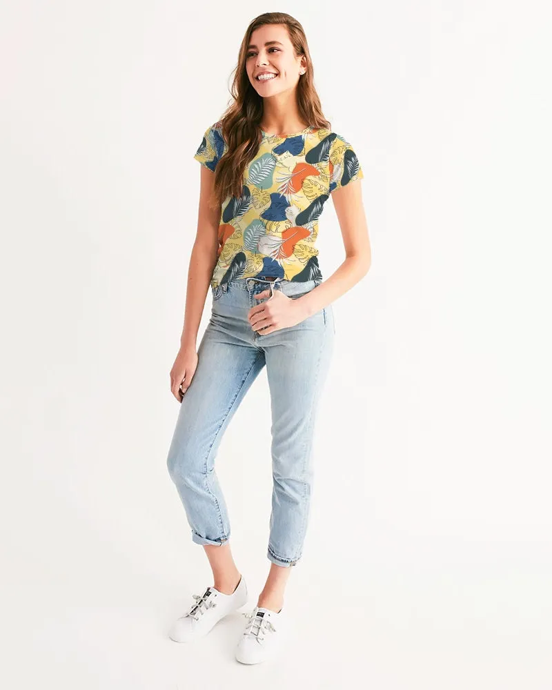 Cats under leafs Women's Tee