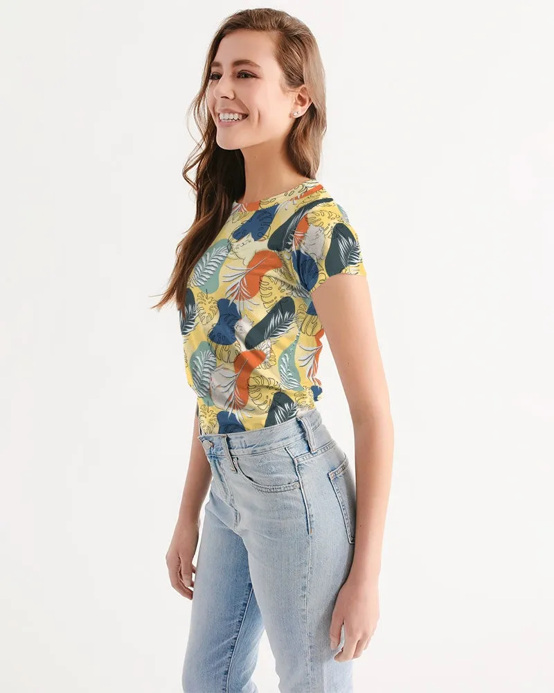 Cats under leafs Women's Tee