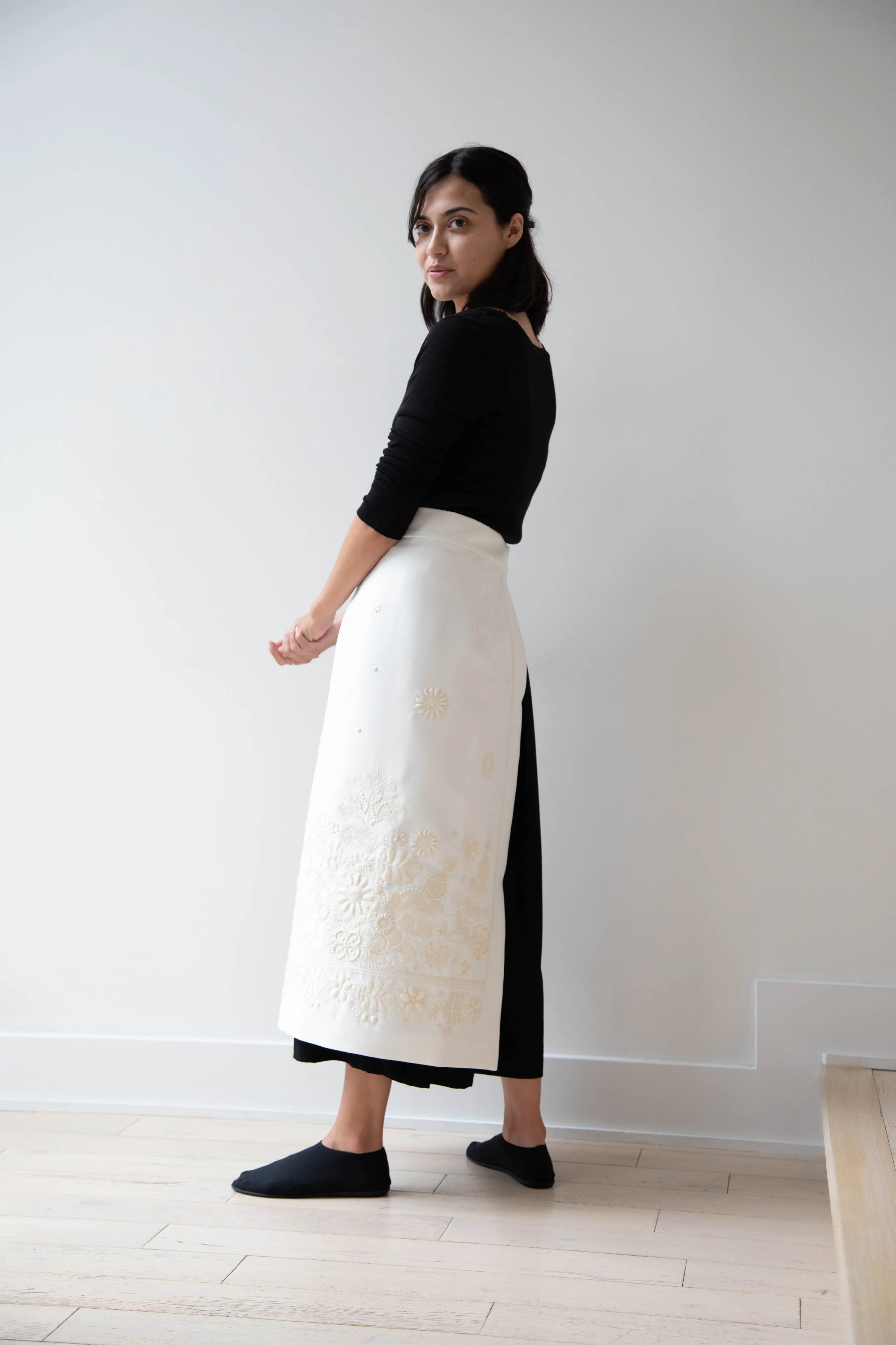 Delegan | Embroidered Plakhta in Milk