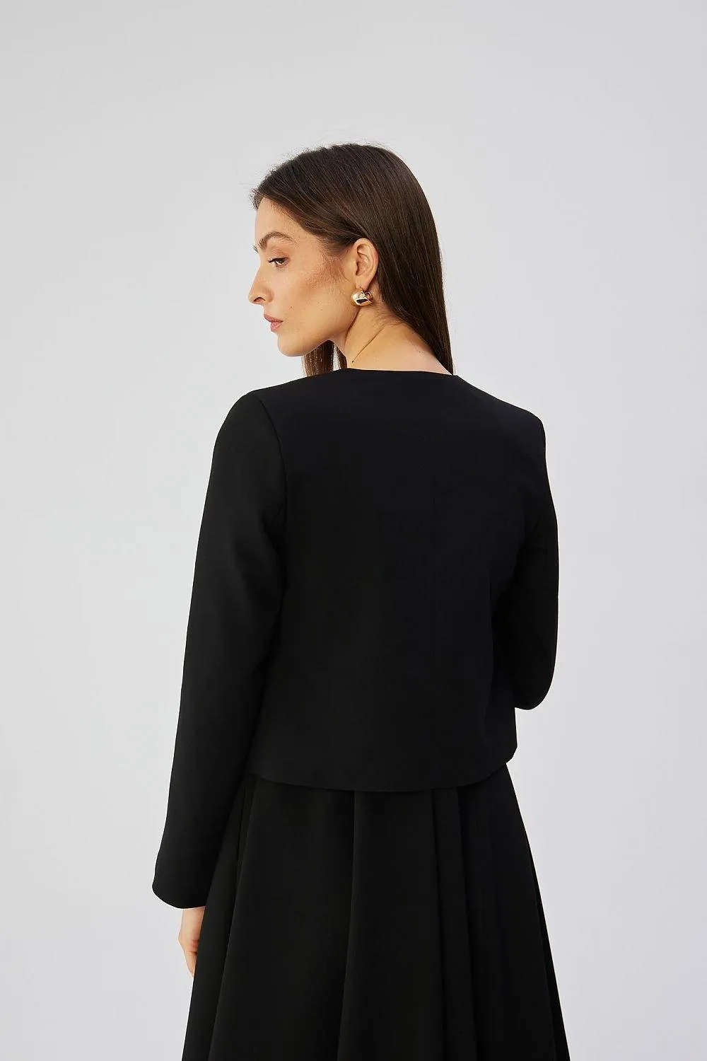 Effortlessly Stylish Short Jacket with Modern Touch